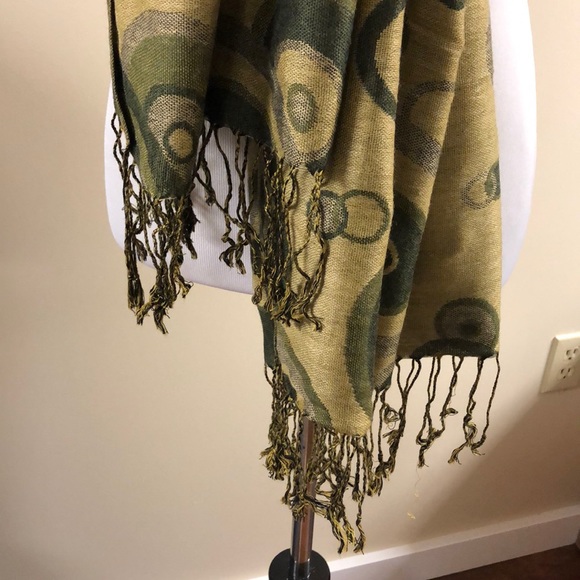 Scarf/shawl bundle - Picture 2 of 6